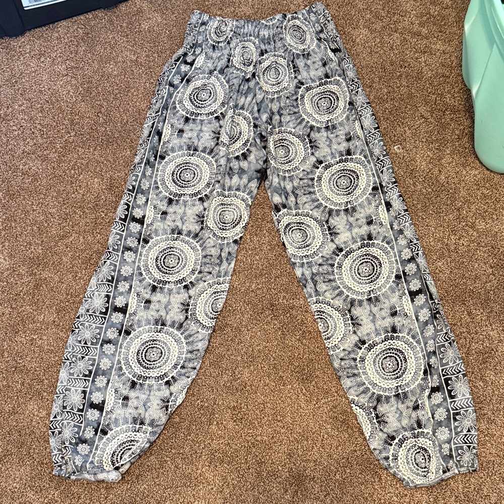 Patterned Women's Joggers in Black and White